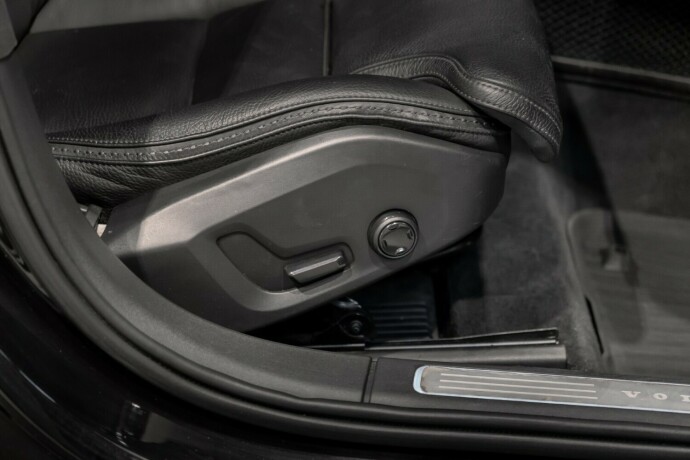 volvo-v90-cross-country-diesel-2017-big-21