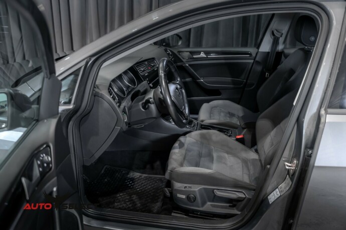 volkswagen-golf-bensin-2017-big-24