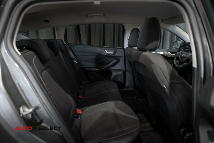 ford-focus-bensin-2019-big-13
