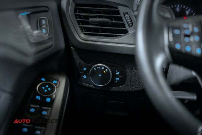 ford-focus-bensin-2019-big-28