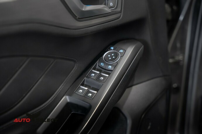 ford-focus-bensin-2019-big-24