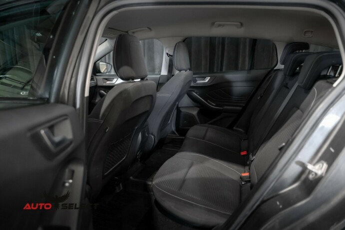 ford-focus-bensin-2019-big-16