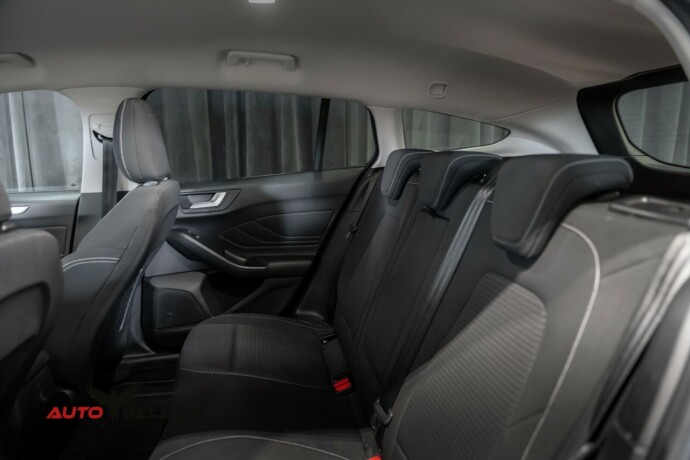 ford-focus-bensin-2019-big-17
