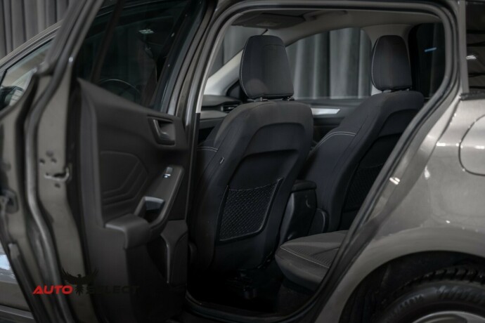 ford-focus-bensin-2019-big-15