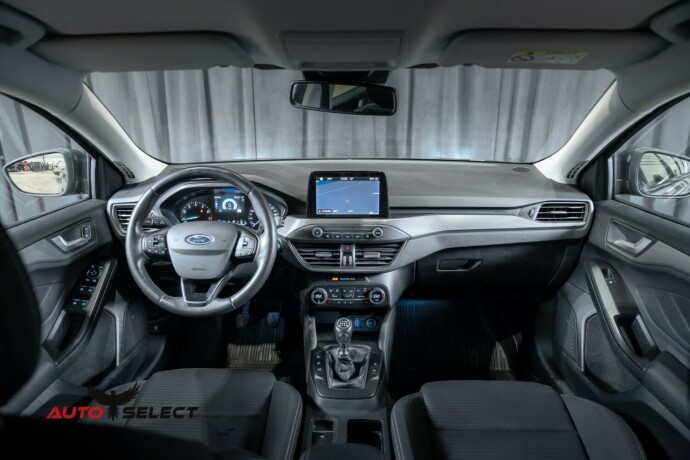 ford-focus-bensin-2019-big-25