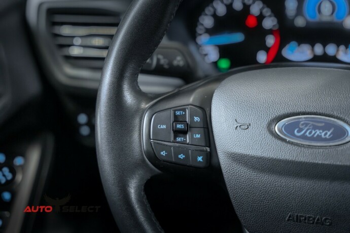 ford-focus-bensin-2019-big-29