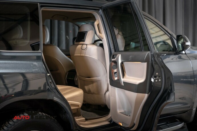 toyota-land-cruiser-diesel-2010-big-13