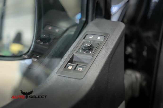 volkswagen-transporter-diesel-2019-big-19