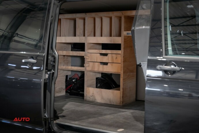 volkswagen-transporter-diesel-2019-big-8