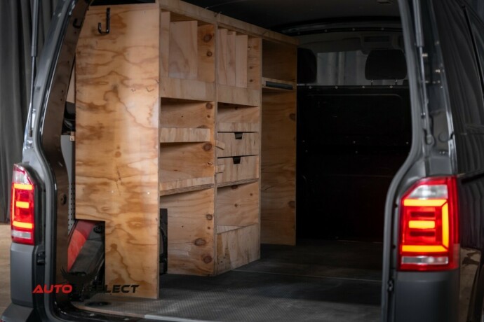 volkswagen-transporter-diesel-2019-big-15