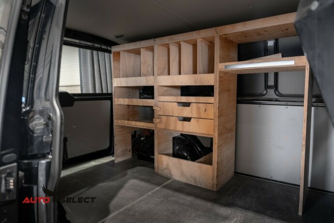 volkswagen-transporter-diesel-2019-big-9