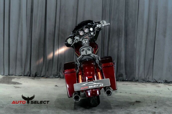 harley-davidson-street-glide-flhxse-cvo-bensin-2010-big-6