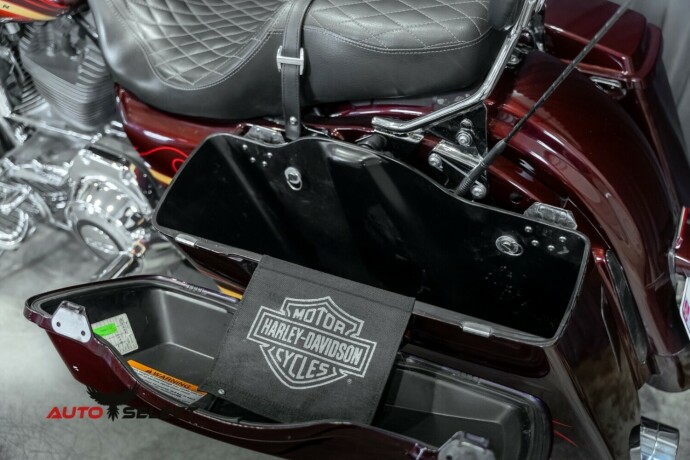 harley-davidson-street-glide-flhxse-cvo-bensin-2010-big-13