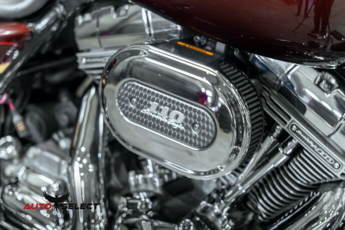 harley-davidson-street-glide-flhxse-cvo-bensin-2010-big-4