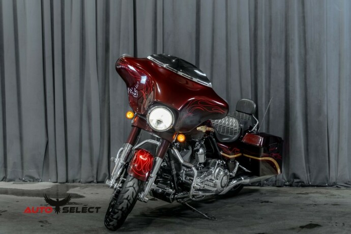 harley-davidson-street-glide-flhxse-cvo-bensin-2010-big-5