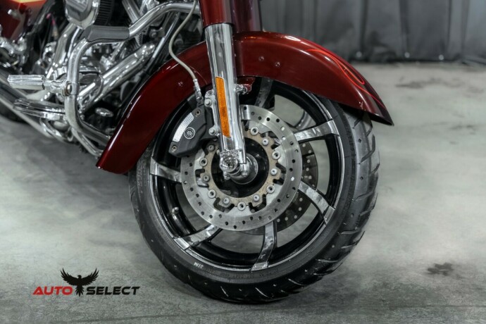 harley-davidson-street-glide-flhxse-cvo-bensin-2010-big-2