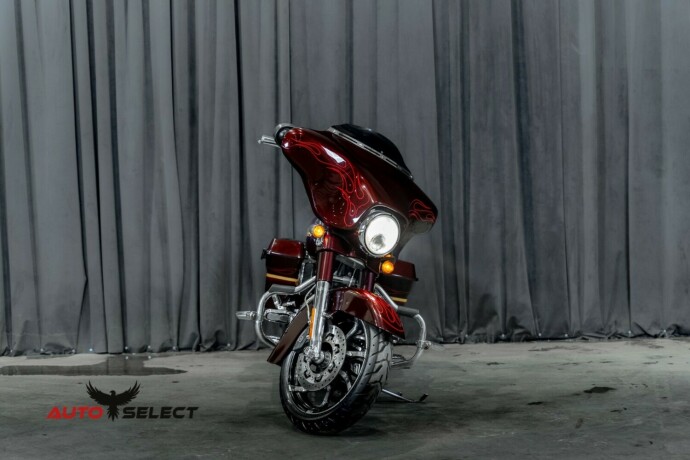 harley-davidson-street-glide-flhxse-cvo-bensin-2010-big-1