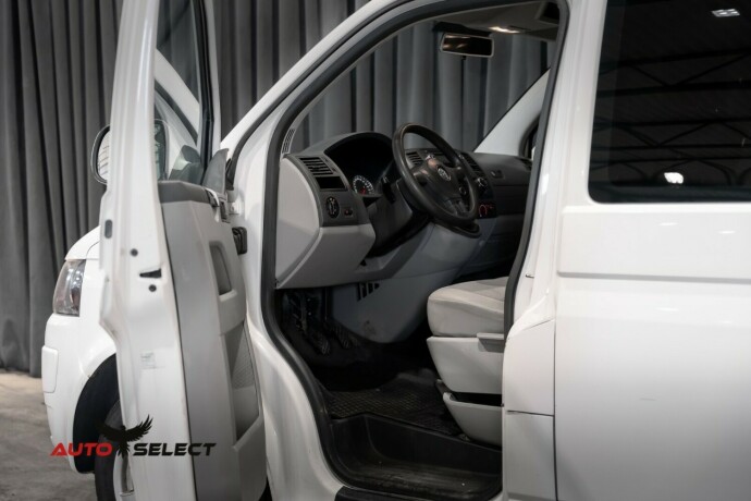 volkswagen-caravelle-diesel-2011-big-18