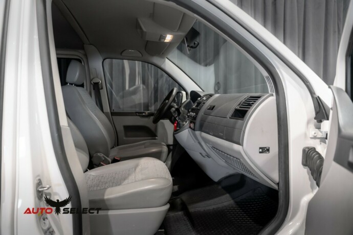 volkswagen-caravelle-diesel-2011-big-16