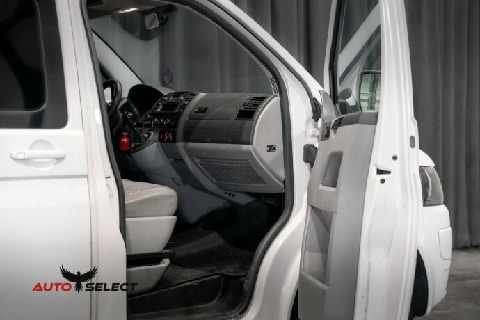 volkswagen-caravelle-diesel-2011-big-15