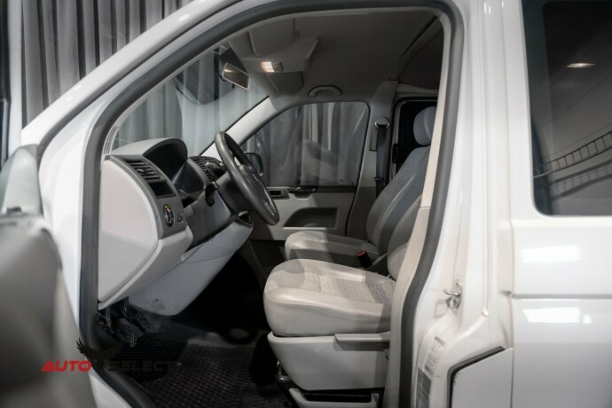 volkswagen-caravelle-diesel-2011-big-19