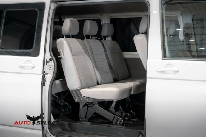 volkswagen-caravelle-diesel-2011-big-12