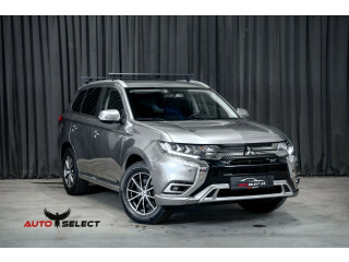 Mitsubishi | Outlander | Elektrisitet+bensin | 2020