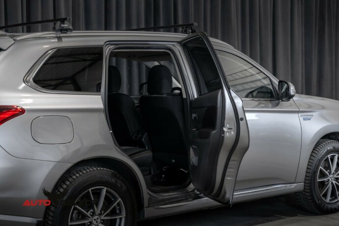 mitsubishi-outlander-elektrisitetbensin-2020-big-13