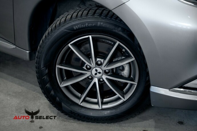 mitsubishi-outlander-elektrisitetbensin-2020-big-2