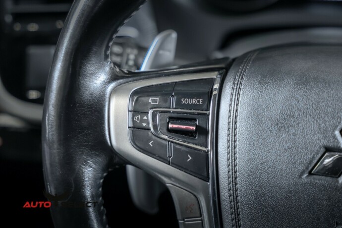 mitsubishi-outlander-elektrisitetbensin-2020-big-25