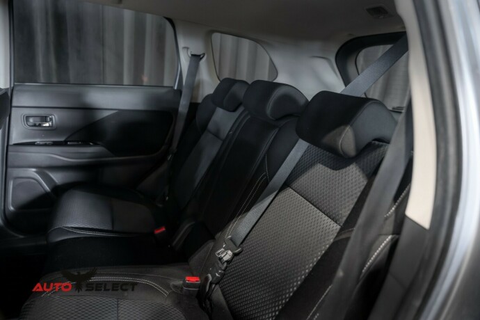 mitsubishi-outlander-elektrisitetbensin-2020-big-19