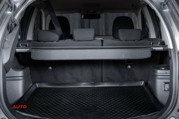 mitsubishi-outlander-elektrisitetbensin-2020-big-10