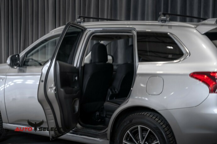 mitsubishi-outlander-elektrisitetbensin-2020-big-18