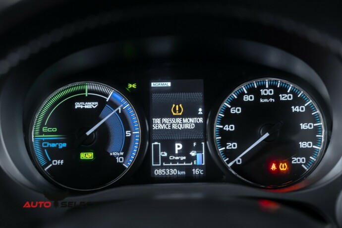 mitsubishi-outlander-elektrisitetbensin-2020-big-26