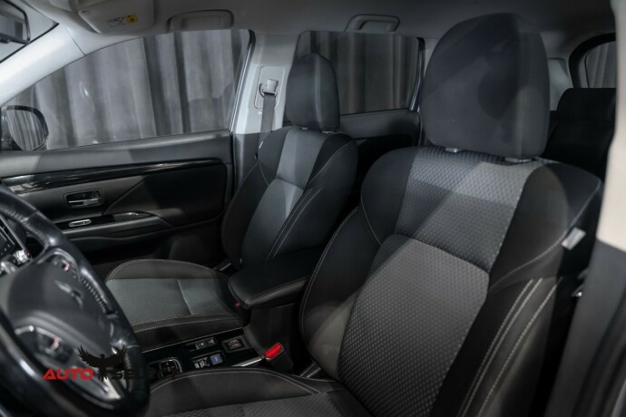 mitsubishi-outlander-elektrisitetbensin-2020-big-22