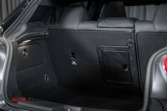mercedes-benz-a-klasse-bensin-2014-big-12