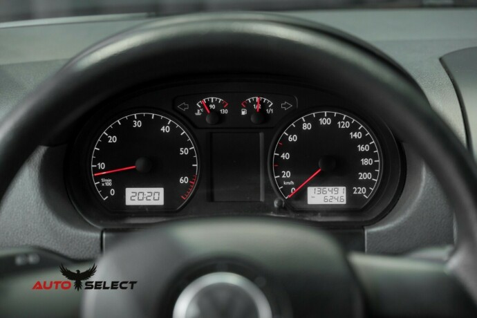 volkswagen-polo-bensin-2005-big-25