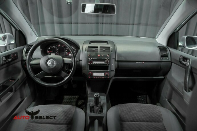 volkswagen-polo-bensin-2005-big-26