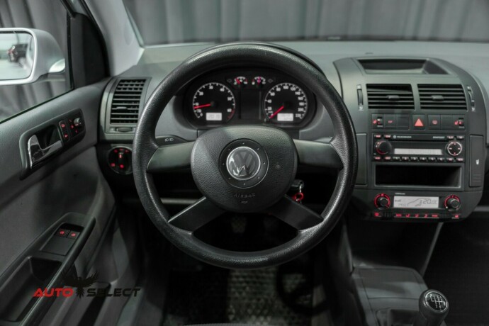 volkswagen-polo-bensin-2005-big-23