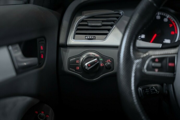 audi-a4-allroad-bensin-2011-big-25