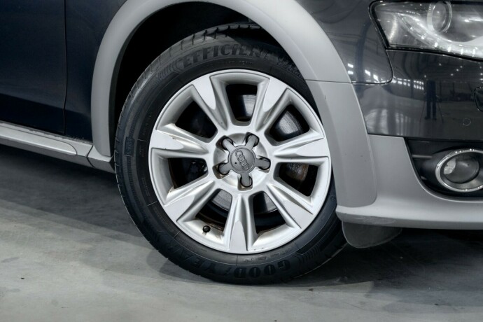 audi-a4-allroad-bensin-2011-big-2