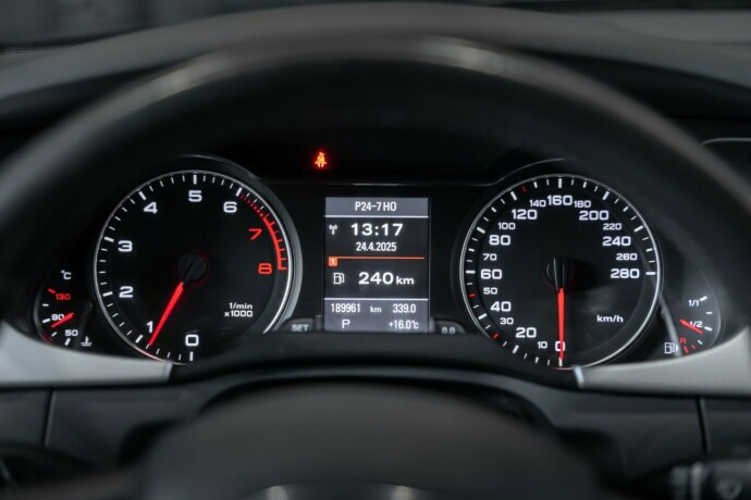 audi-a4-allroad-bensin-2011-big-29