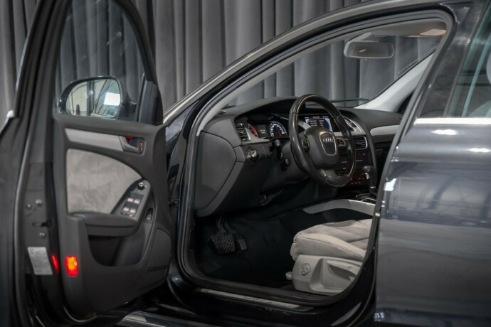 audi-a4-allroad-bensin-2011-big-19