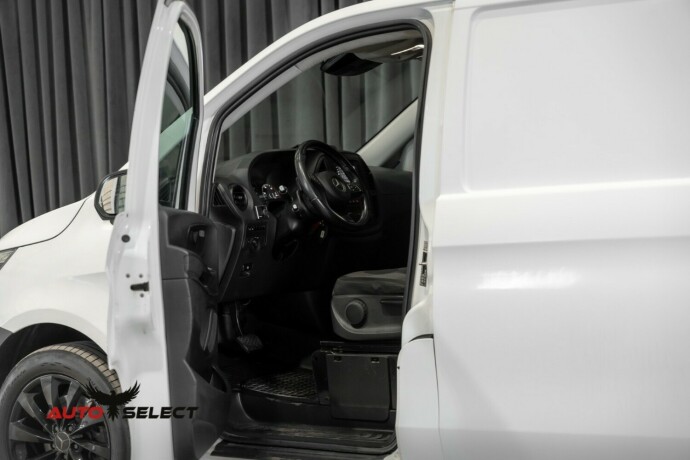 mercedes-benz-vito-diesel-2016-big-19
