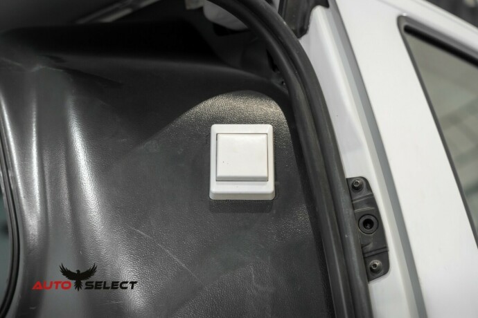 mercedes-benz-vito-diesel-2016-big-14