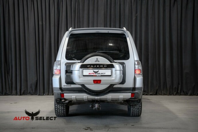 mitsubishi-pajero-diesel-2008-big-8