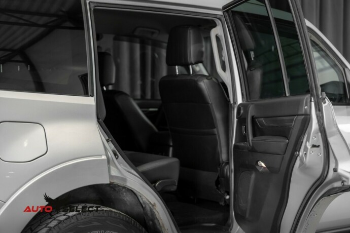 mitsubishi-pajero-diesel-2008-big-12
