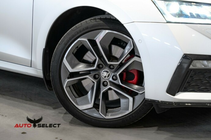skoda-octavia-rs-elektrisitetbensin-2021-big-2
