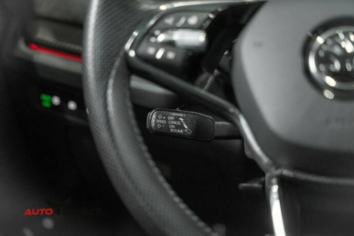 skoda-octavia-rs-elektrisitetbensin-2021-big-36