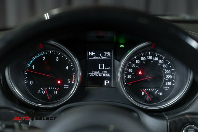 jeep-grand-cherokee-diesel-2013-big-30